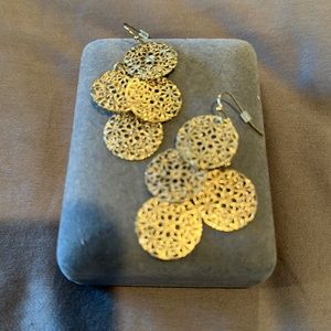 Dangle earrings, goldtone